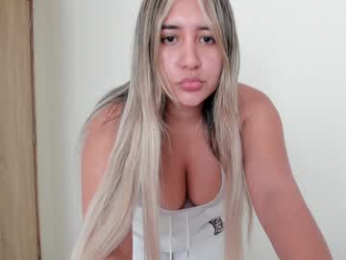 amelie_bunny_real webcam model stream image