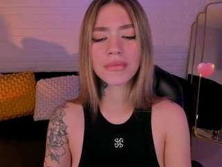violetthansson webcam model stream image