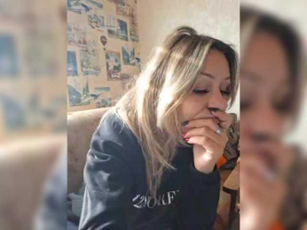 krisred webcam model stream image