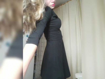 AxlaRose webcam model stream image