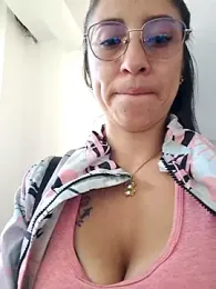 VALERY-03_ webcam model stream image