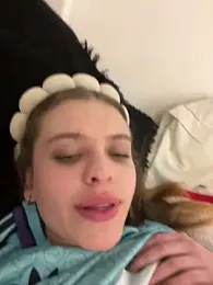 MARiana2619 webcam stripchat model stream image