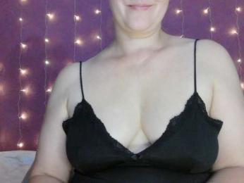SoftMoon webcam model stream image