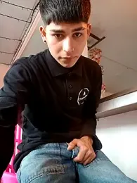 Lukas_strong webcam model stream image