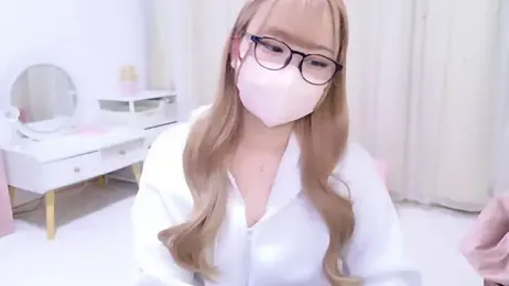 MAIKA_pyon webcam model stream image