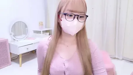 MAIKA_pyon webcam model stream image
