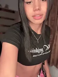 Laura-Khalifa webcam model stream image