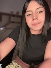Laura-Khalifa webcam model stream image