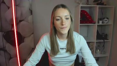 EvelynBlond webcam model stream image