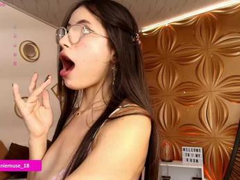 Anniemuse webcam bongacams model stream image