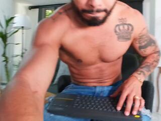 Donn Cruz webcam model stream image