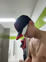 HarryGaze webcam model stream image
