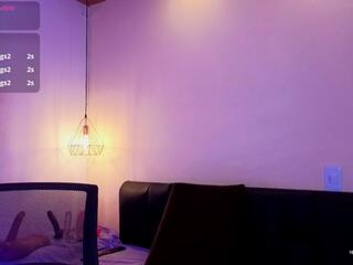 Chloe Monroeee webcam model stream image