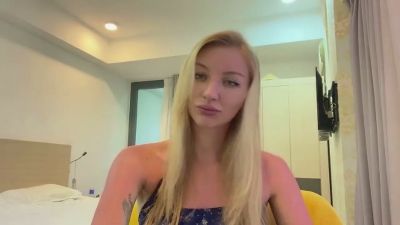 XochitlBrydon webcam model stream image