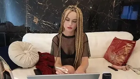 LickyLola webcam model stream image