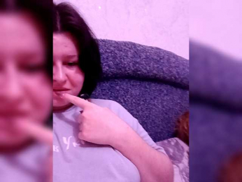 2Lesbians webcam model stream image