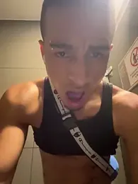 willclayy webcam model stream image