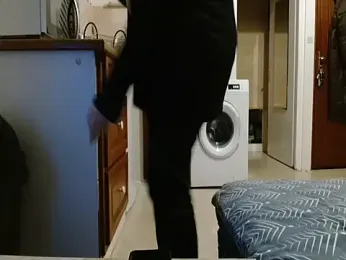 Lauzo webcam stripchat model stream image