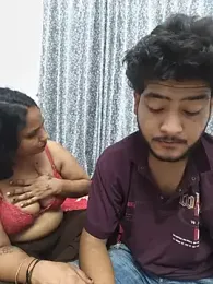 Hotshot_Love webcam model stream image