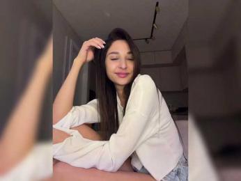 MolliKiana webcam bongacams model stream image