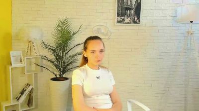 KendraValencia webcam model stream image