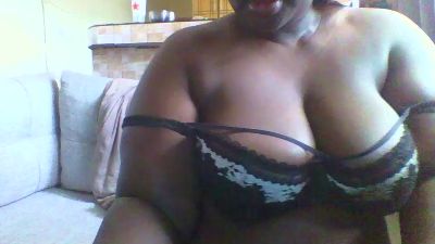 KayleeGee webcam model stream image
