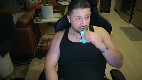 HungandThickLatin webcam model stream image