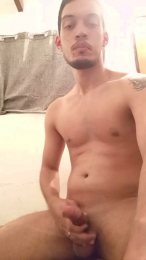 MaxOFiMoon webcam model stream image