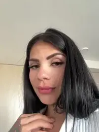 Lisegg_ webcam model stream image