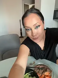EveryTokenIsImportant webcam stripchat model stream image