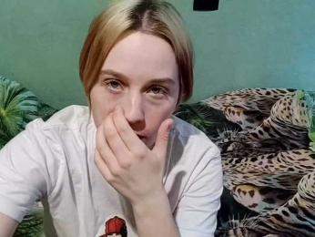 AveryFleurent webcam model stream image