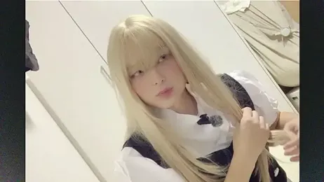 Mia032 webcam model stream image