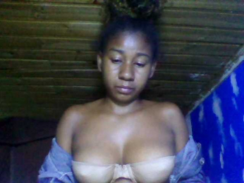 Raharisexy webcam bongacams model stream image
