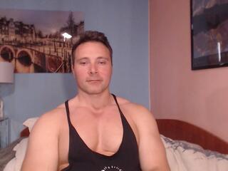Hunky Muscle webcam model stream image