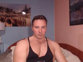 Hunky Muscle webcam model stream image