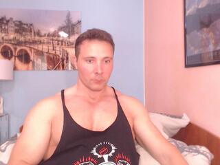 Hunky Muscle webcam model stream image