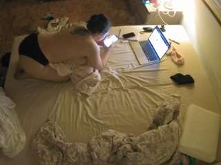 voyeurcam-julmodels-whitebed-3 webcam model stream image