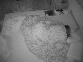 voyeurcam-julmodels-whitebed-3 webcam model stream image