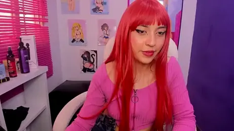 Roxane_white webcam model stream image