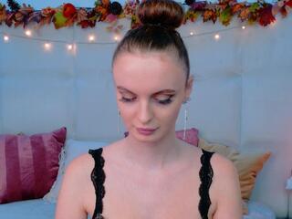 Larissa Lemond webcam model stream image