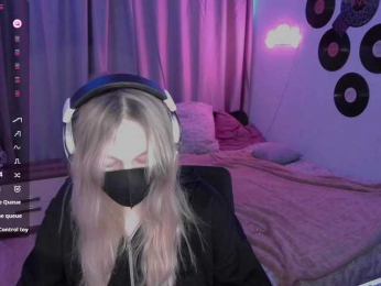 qwertikcam webcam model stream image