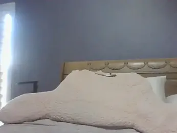 Lisaisluscious webcam model stream image