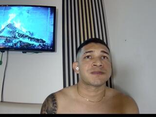 Venedic Bull webcam model stream image