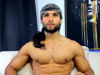 Summy Hattaway webcam model stream image