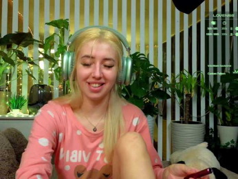 FlowwwerGirl webcam model stream image