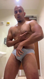Beachmusclefit webcam model stream image
