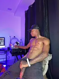 agrublack webcam stripchat model stream image