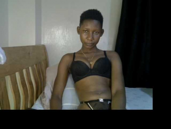 Prettysharlin webcam bongacams model stream image
