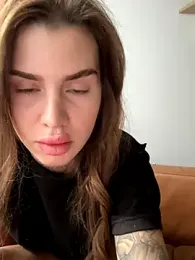 EmiliaCatalina webcam model stream image