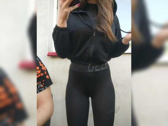 AHaHaC_B_yHuTa3 webcam model stream image